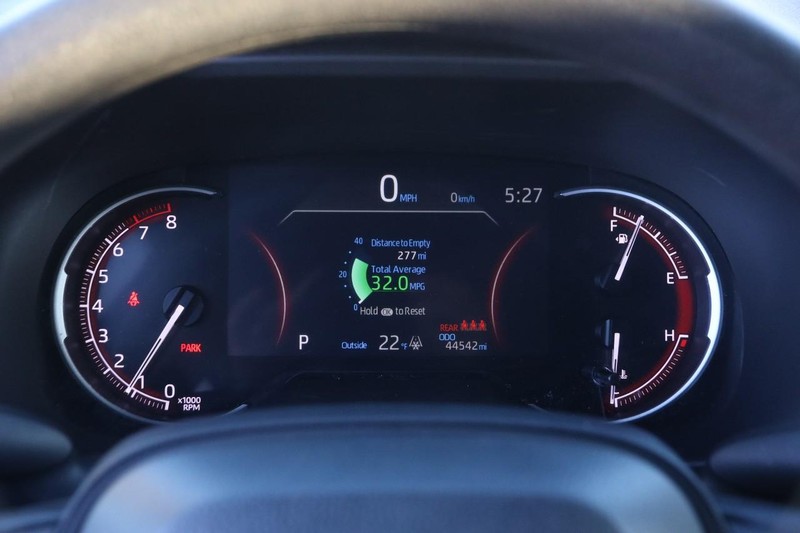 Toyota RAV4 Vehicle Image 13