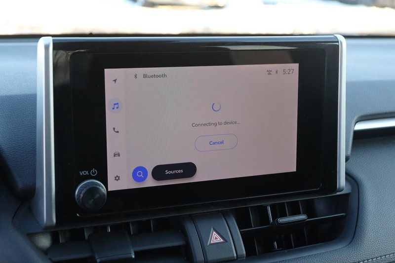 Toyota RAV4 Vehicle Image 14