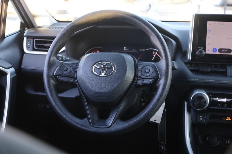 Toyota RAV4 Vehicle Image 21