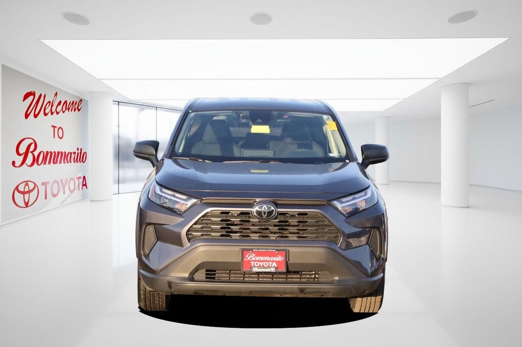 Toyota RAV4 Vehicle Full-screen Gallery Image 4