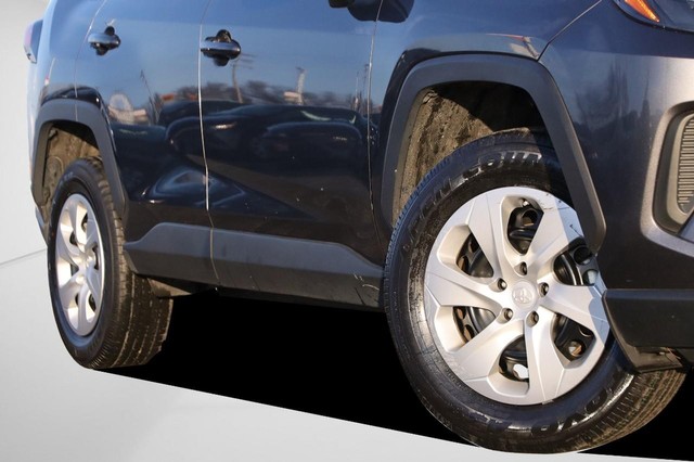 Toyota RAV4 Vehicle Image 03