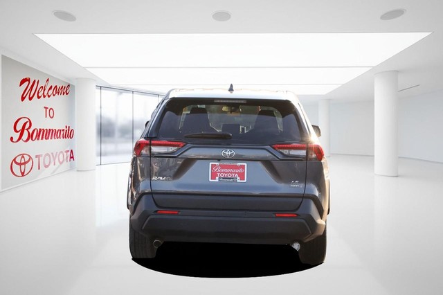 Toyota RAV4 Vehicle Image 06