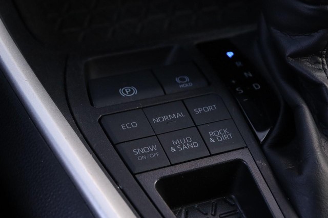 Toyota RAV4 Vehicle Image 17