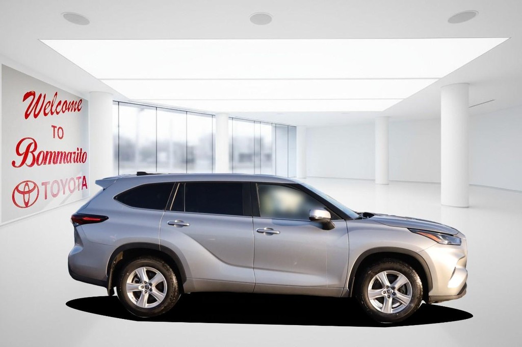 Toyota Highlander Vehicle Full-screen Gallery Image 5