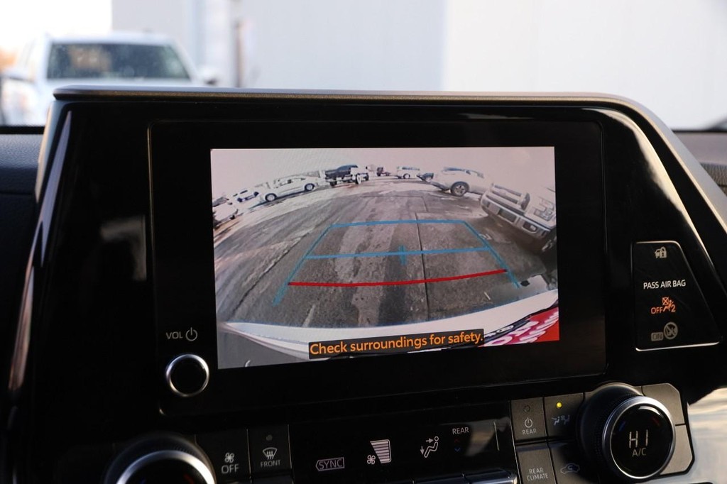 Toyota Highlander Vehicle Full-screen Gallery Image 17