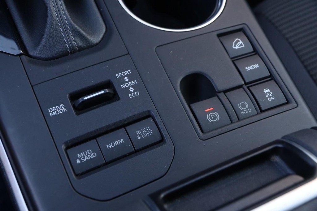 Toyota Highlander Vehicle Full-screen Gallery Image 19