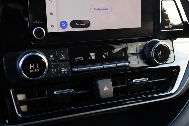 Toyota Highlander Vehicle Image 18