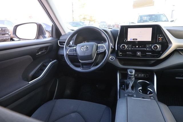 Toyota Highlander Vehicle Image 22