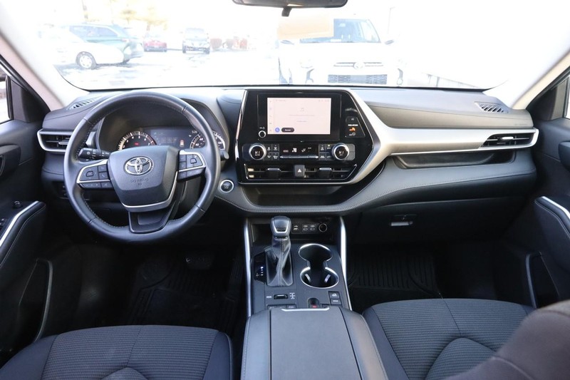 Toyota Highlander Vehicle Image 21