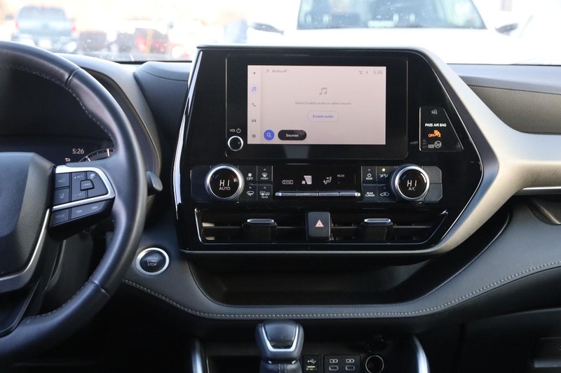 Toyota Highlander Vehicle Image 24