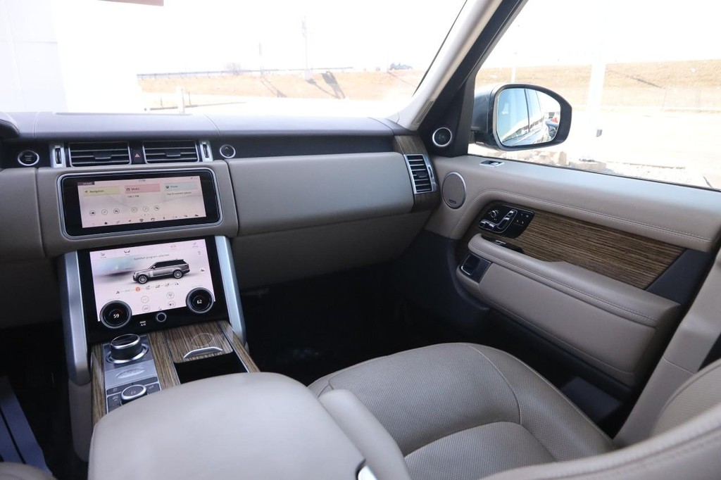 Land Rover Range Rover Vehicle Full-screen Gallery Image 29