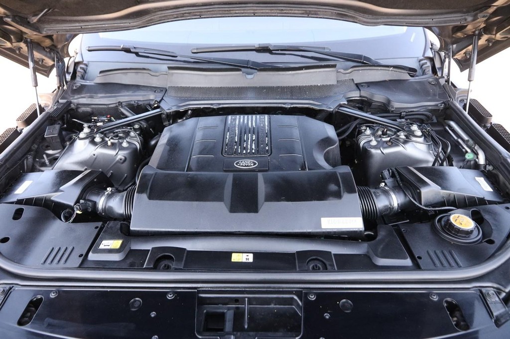 Land Rover Range Rover Vehicle Full-screen Gallery Image 31