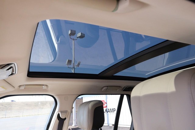 Land Rover Range Rover Vehicle Image 10