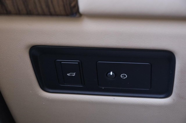 Land Rover Range Rover Vehicle Image 23