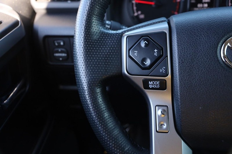 Toyota 4Runner Vehicle Image 11