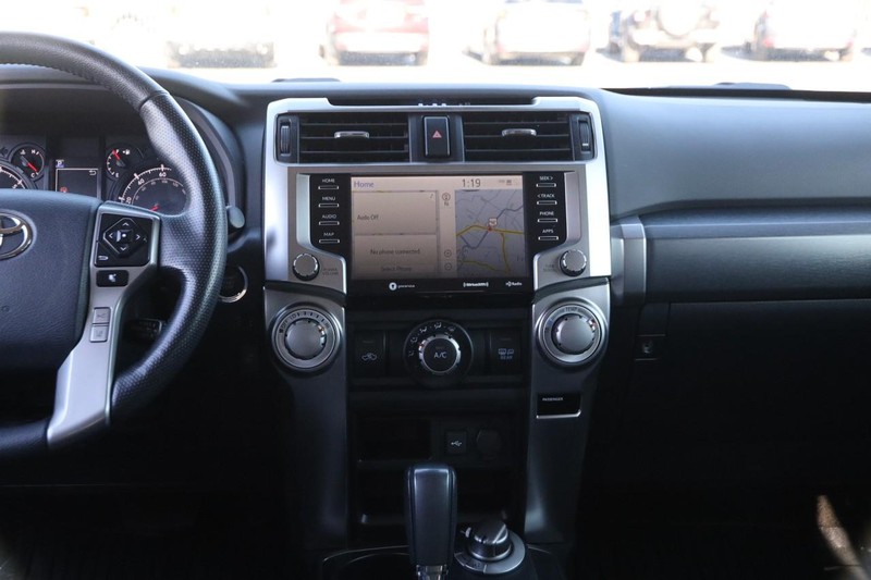 Toyota 4Runner Vehicle Image 24