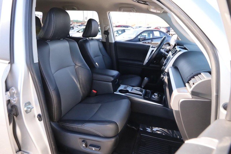 Toyota 4Runner Vehicle Image 26