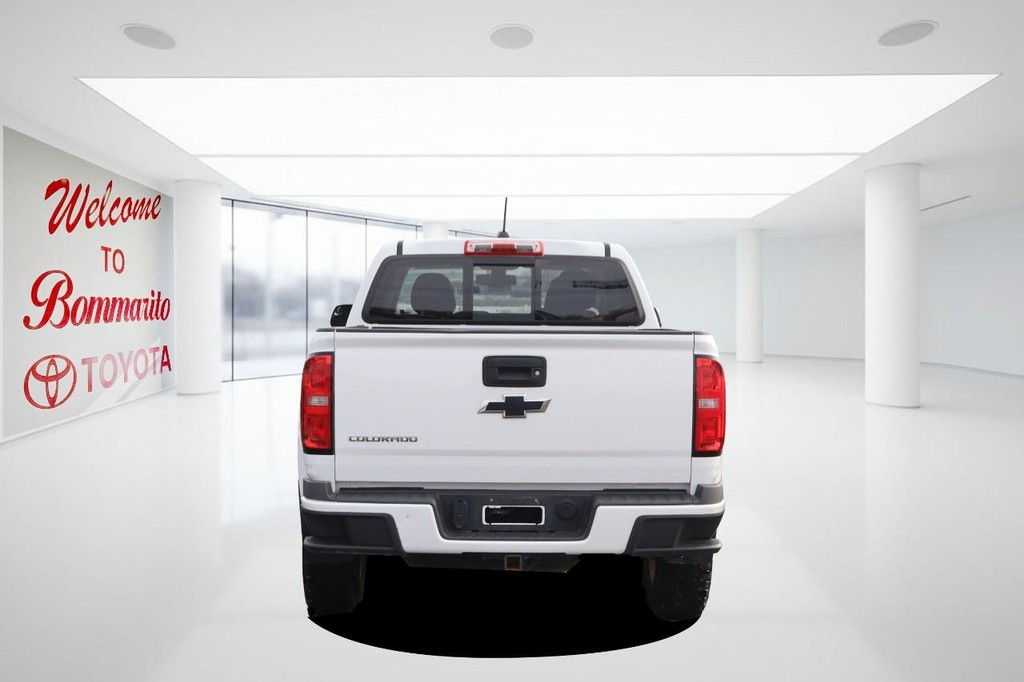 Chevrolet Colorado Vehicle Full-screen Gallery Image 06