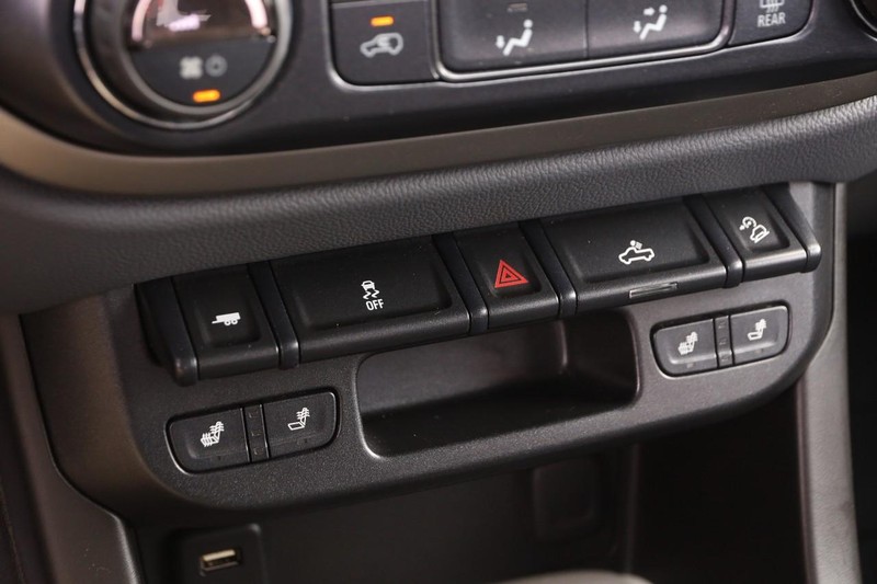 Chevrolet Colorado Vehicle Image 18