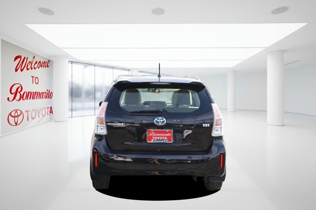 Toyota Prius V Vehicle Image 06