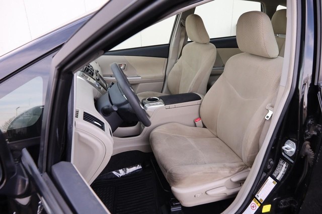 Toyota Prius V Vehicle Image 08