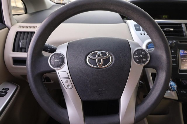 Toyota Prius V Vehicle Image 10