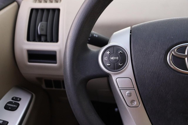 Toyota Prius V Vehicle Image 11