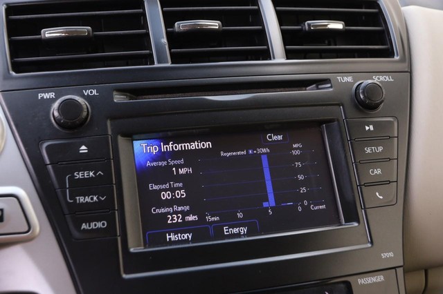 Toyota Prius V Vehicle Image 16