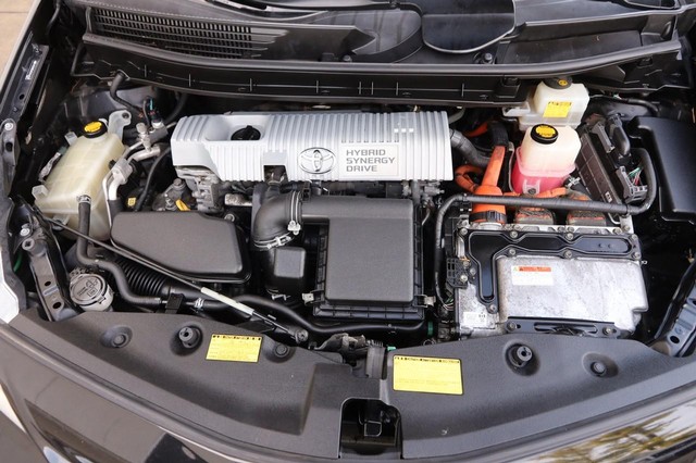 Toyota Prius V Vehicle Image 25