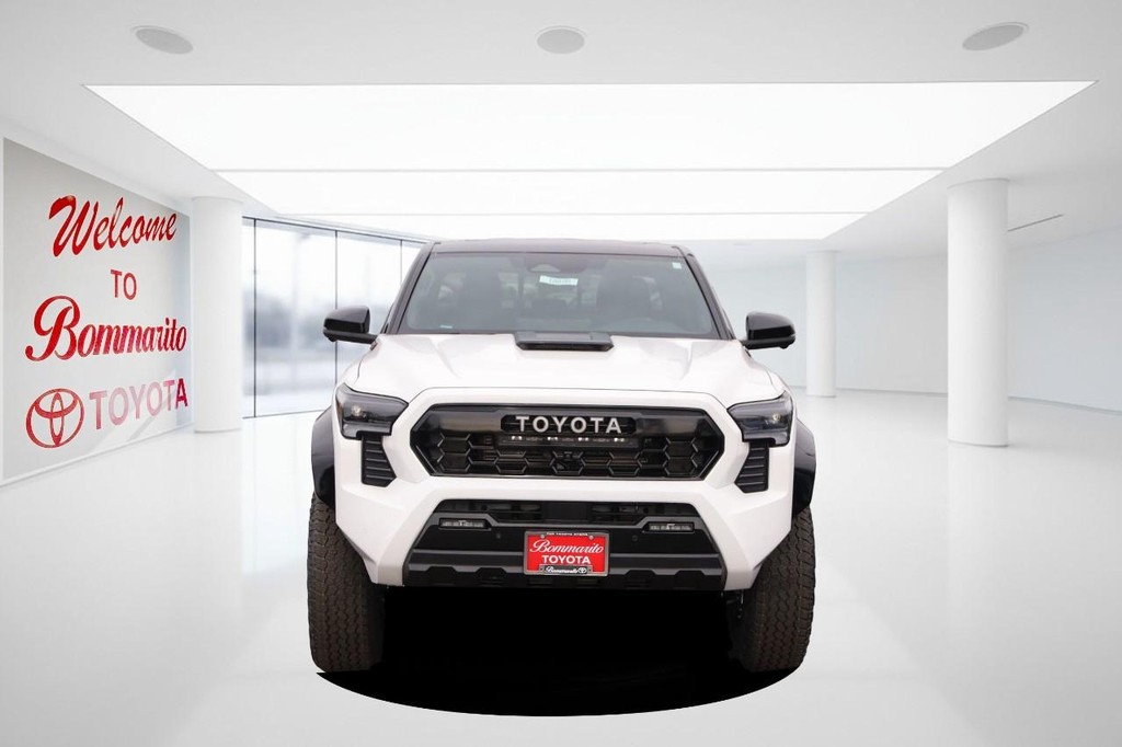 Toyota Tacoma 4WD Vehicle Full-screen Gallery Image 4