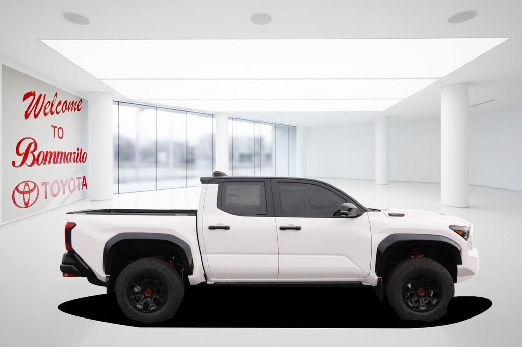 Toyota Tacoma 4WD Vehicle Full-screen Gallery Image 5