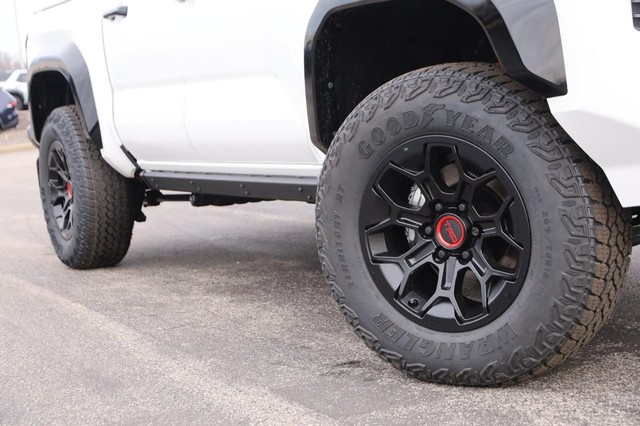 Toyota Tacoma 4WD Vehicle Image 03