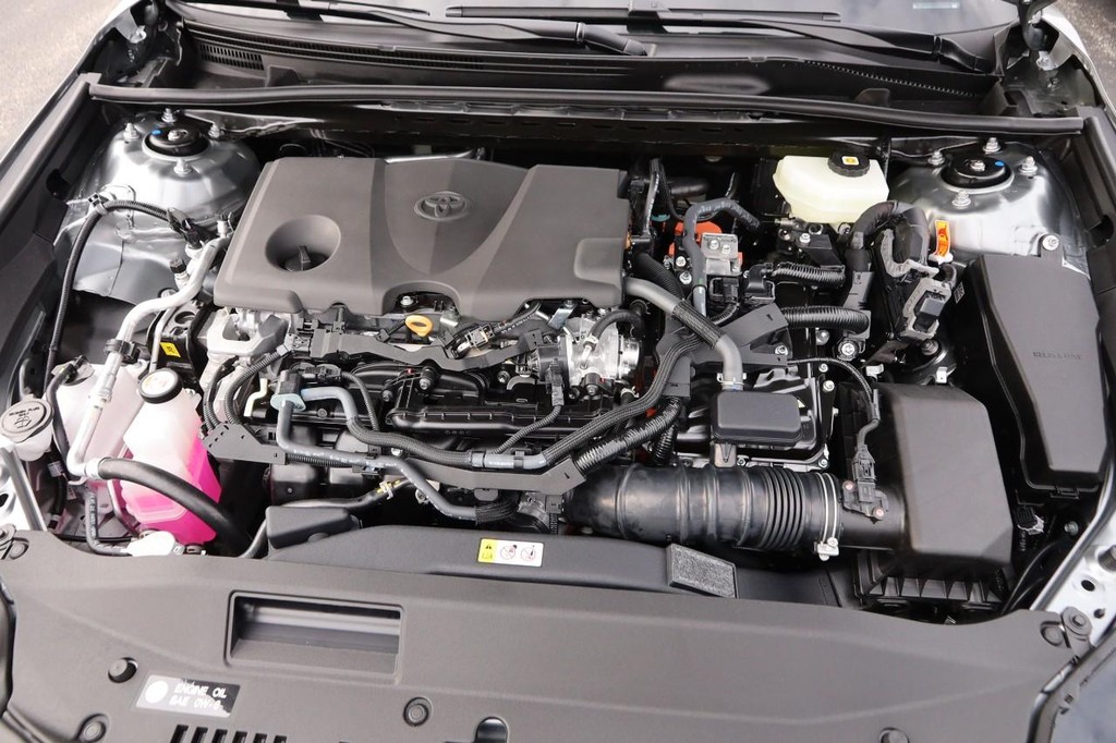 Toyota Camry Vehicle Full-screen Gallery Image 27