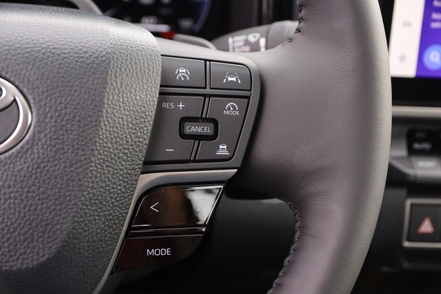 Toyota Camry Vehicle Image 13