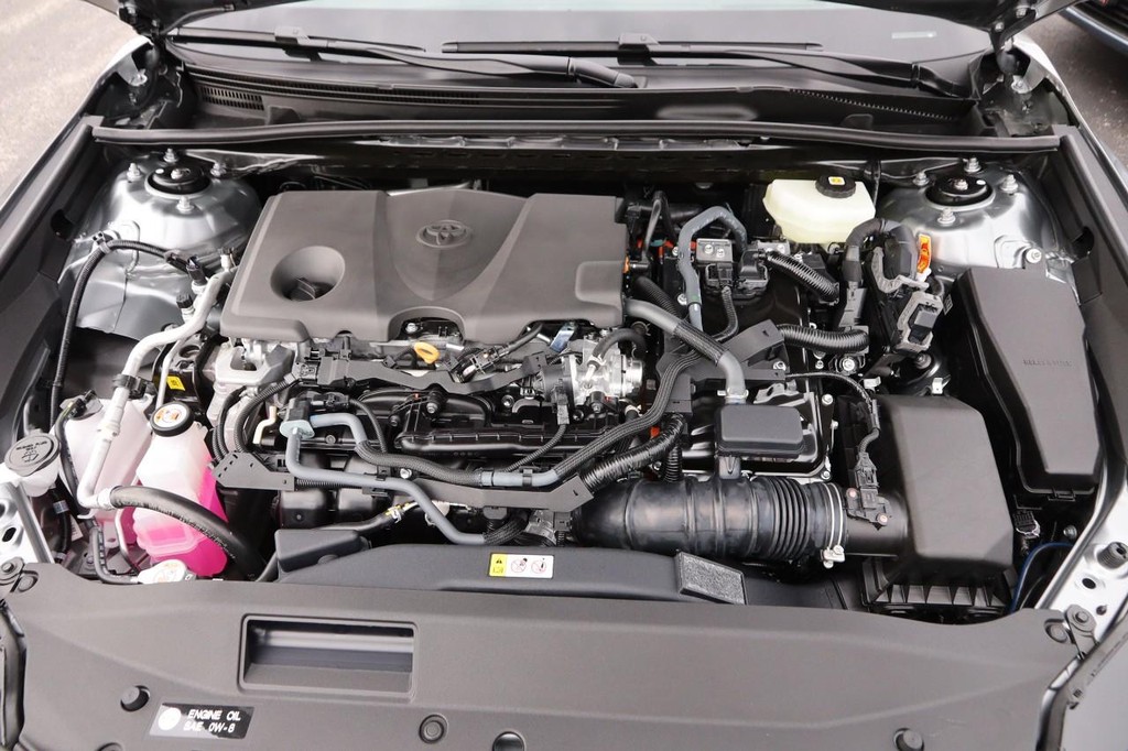 Toyota Camry Vehicle Full-screen Gallery Image 28