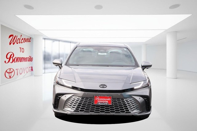 Toyota Camry Vehicle Image 04