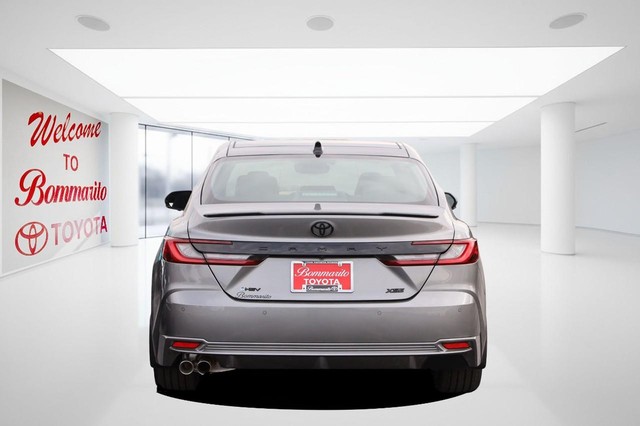 Toyota Camry Vehicle Image 06