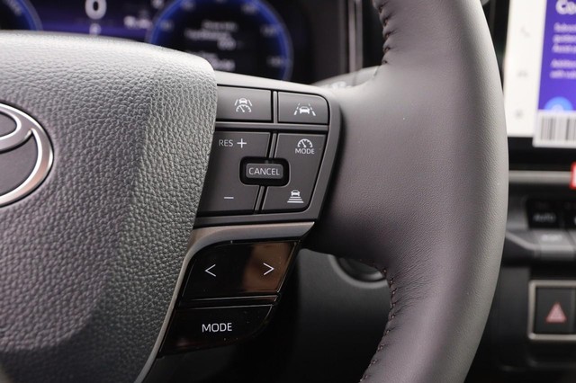 Toyota Camry Vehicle Image 13