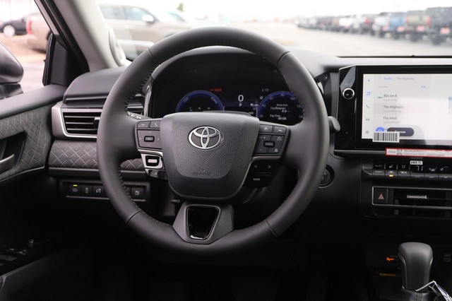 Toyota Camry Vehicle Image 24