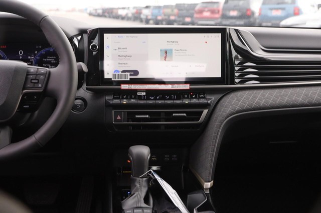 Toyota Camry Vehicle Image 25