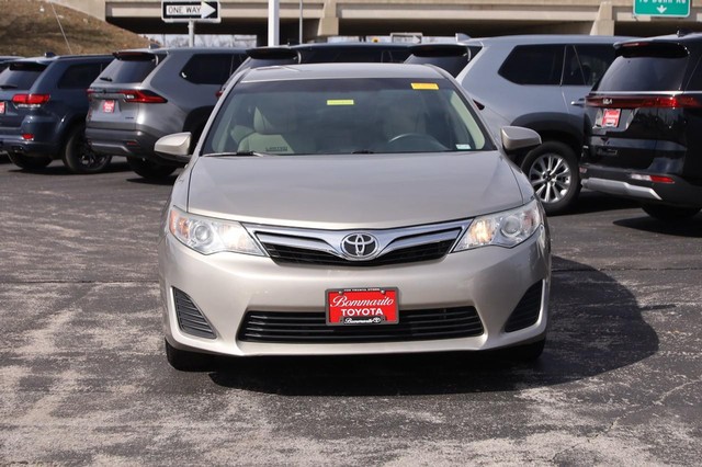 Toyota Camry Vehicle Image 04