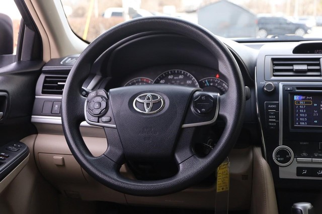 Toyota Camry Vehicle Image 19