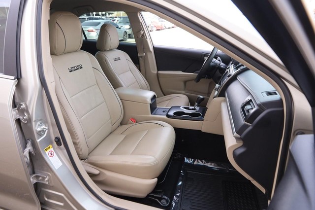 Toyota Camry Vehicle Image 22