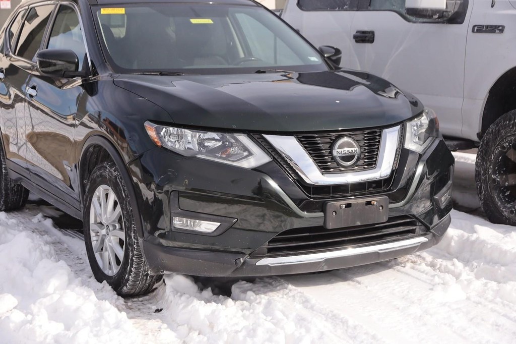Nissan Rogue Vehicle Full-screen Gallery Image 2