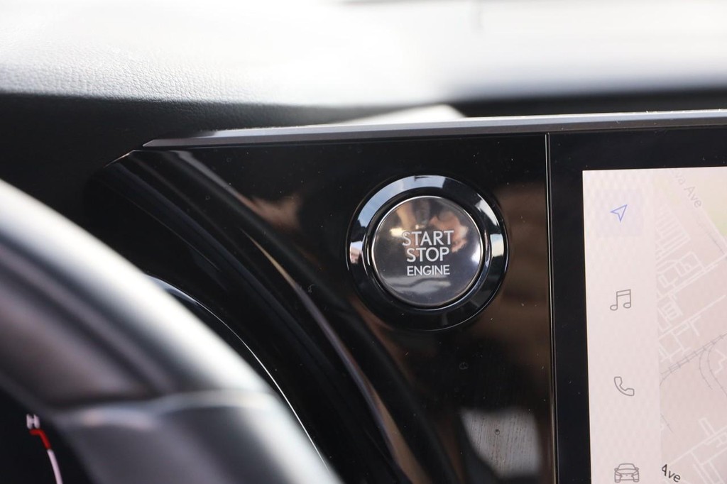 Lexus RX Vehicle Full-screen Gallery Image 16