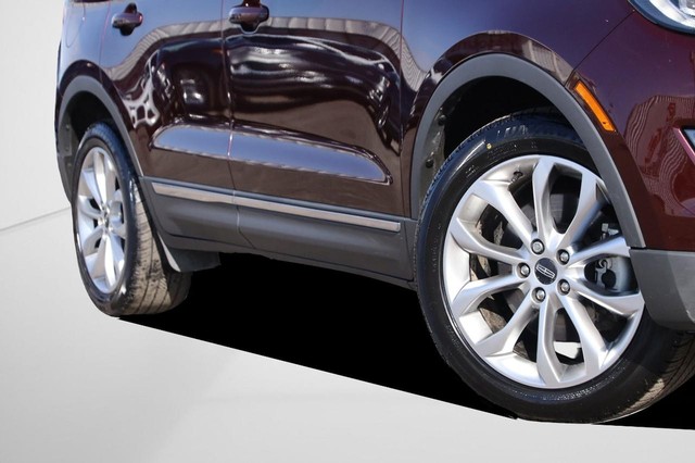 Lincoln MKC Vehicle Image 03