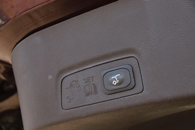 Lincoln MKC Vehicle Image 08