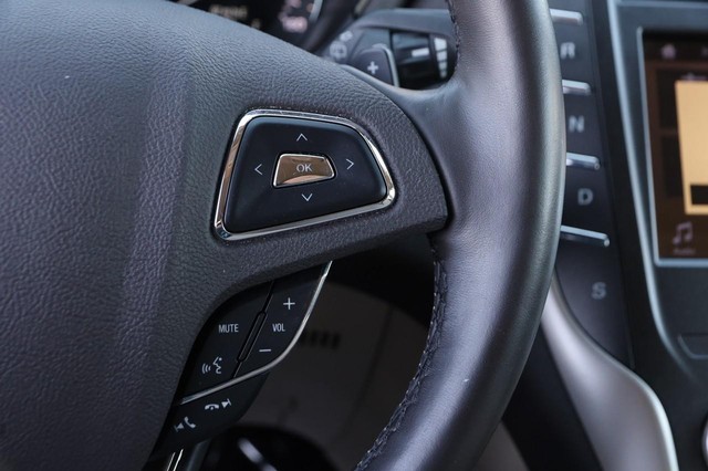 Lincoln MKC Vehicle Image 13