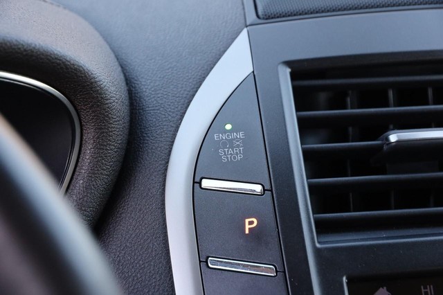 Lincoln MKC Vehicle Image 15