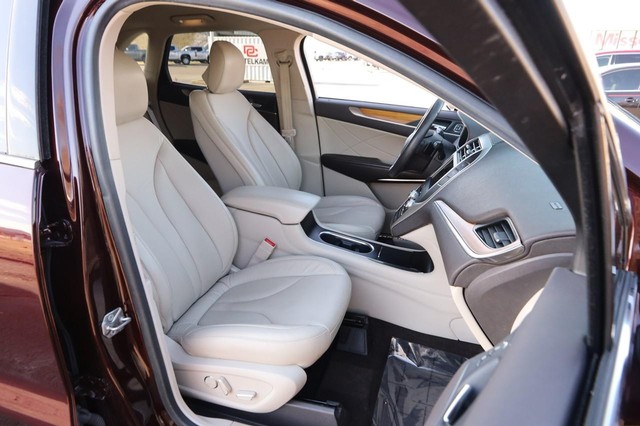 Lincoln MKC Vehicle Image 25